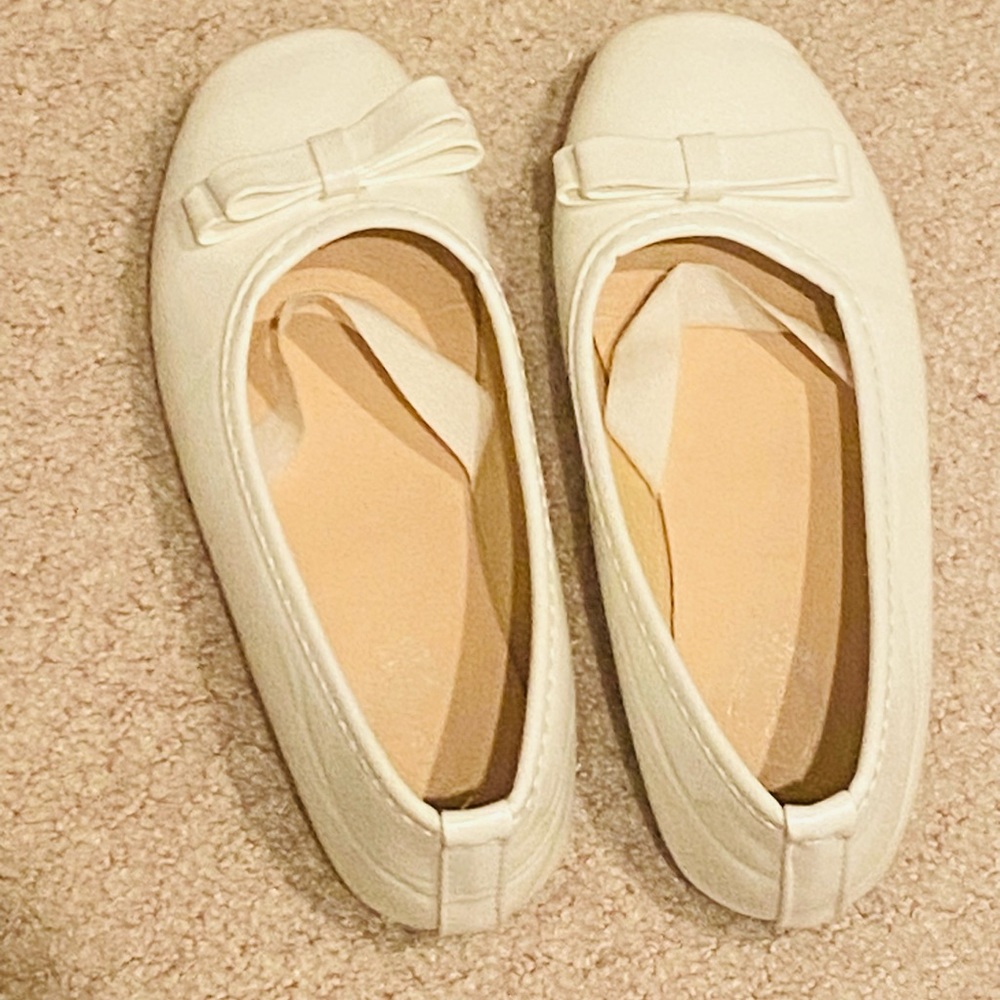 Little girls patent flats